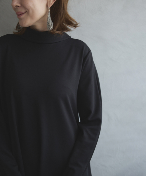 VERMEIL par iena（ヴェルメイユパーイエナ）の「2WAYロールカラーワンピース（ワンピース・レディース・ブラック/ネイビー・38/36）」の4枚目の写真