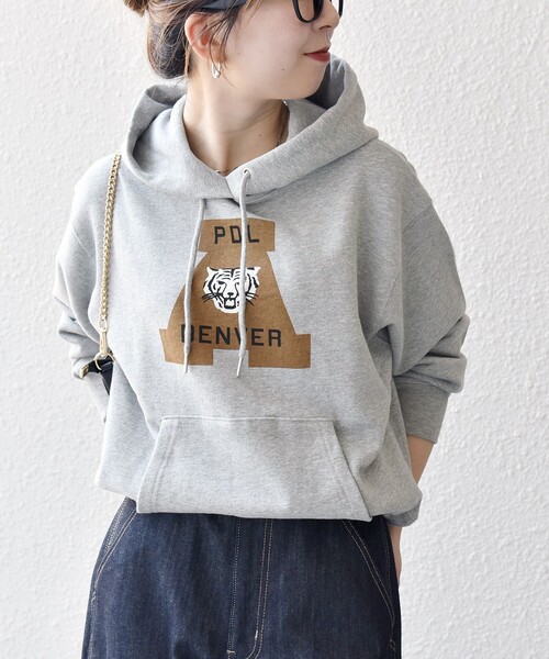 SHIPS any(シップス エニィ)の「【SHIPS any別注】THE KNiTS:〈洗濯機可能〉ロゴプリント フーディー パーカー(パーカー・レディース・グレー/ネイビー/ブラウン・ONE SIZE)」の6枚目の写真