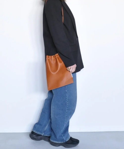blancle（ブランクレ）の「blancle SMOOTH ZIP DRAWST M（ショルダーバッグ・レディース・タン/ピンク/ブラック・FREE）」の9枚目の写真