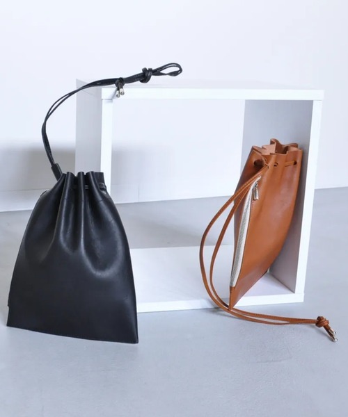 blancle（ブランクレ）の「blancle SMOOTH ZIP DRAWST M（ショルダーバッグ・レディース・タン/ピンク/ブラック・FREE）」の4枚目の写真