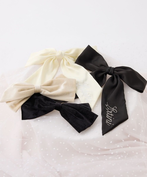 one after another NICE CLAUP（ワンアフターアナザーナイスクラップ）の「【Latini】ベロアクリップリボン（バレッタ/ヘアクリップ・レディース・アイボリー/ブラック・FREE）」の4枚目の写真