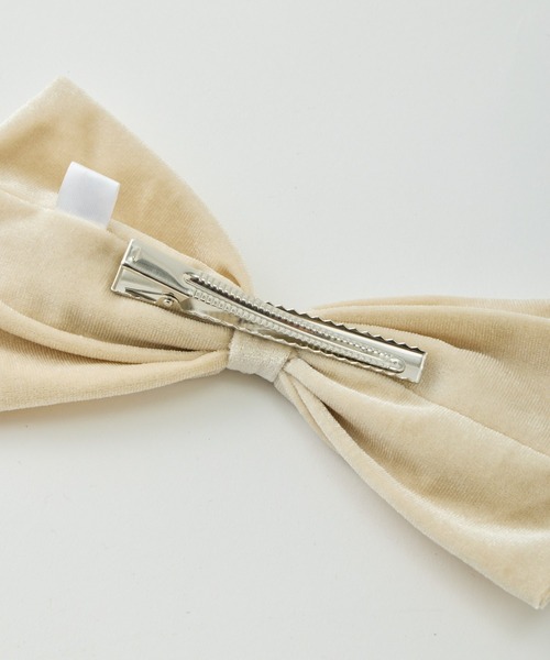 one after another NICE CLAUP（ワンアフターアナザーナイスクラップ）の「【Latini】ベロアクリップリボン（バレッタ/ヘアクリップ・レディース・アイボリー/ブラック・FREE）」の11枚目の写真