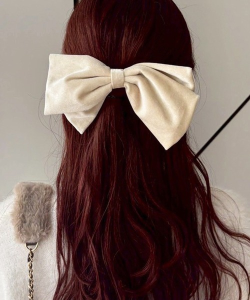 one after another NICE CLAUP（ワンアフターアナザーナイスクラップ）の「【Latini】ベロアクリップリボン（バレッタ/ヘアクリップ・レディース・アイボリー/ブラック・FREE）」の7枚目の写真