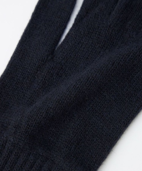 Johnstons of Elgin（ジョンストンズオブエルガン）の「ジャージーグローブ(カシミヤ)(MEN)（手袋・メンズ・ネイビー/ブラック/ブラウン系その他・ONE SIZE）」の5枚目の写真