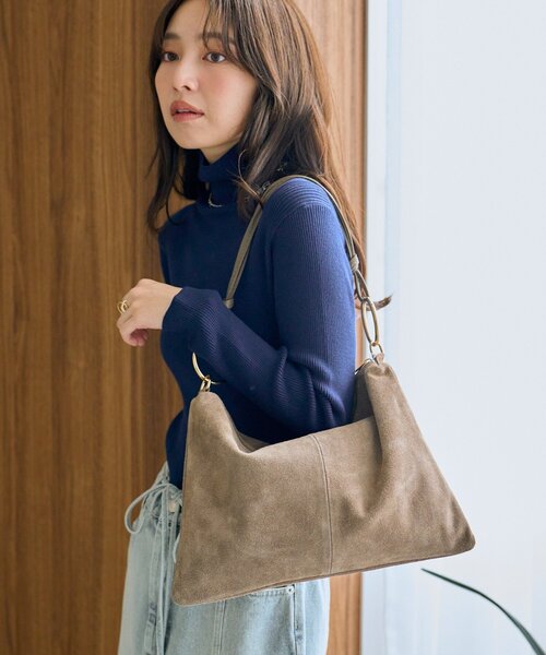 La boutique BonBon（ラブティックボンボン）の「【オウレンティ】スエードダブルハンドルバッグ（トートバッグ・レディース・グレー系その他・FREE）」の2枚目の写真