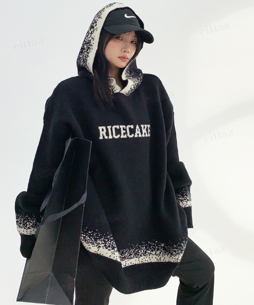 Dalfwin(ダールフィン)の「韓国ファッション RICECAKE粉雪グラデニットフーディー(ニット/セーター・レディース・ホワイト/ブラック・FREE)」の12枚目の写真