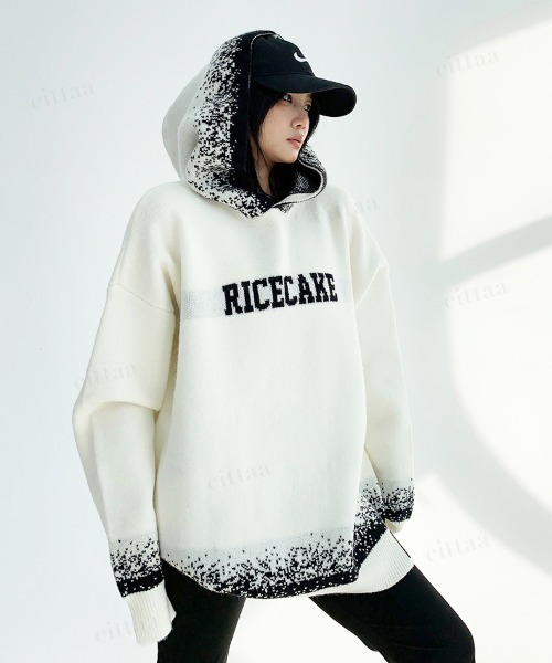 Dalfwin(ダールフィン)の「韓国ファッション RICECAKE粉雪グラデニットフーディー(ニット/セーター・レディース・ホワイト/ブラック・FREE)」の3枚目の写真