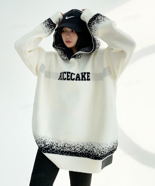 Dalfwin(ダールフィン)の「韓国ファッション RICECAKE粉雪グラデニットフーディー(ニット/セーター・レディース・ホワイト/ブラック・FREE)」の5枚目の写真