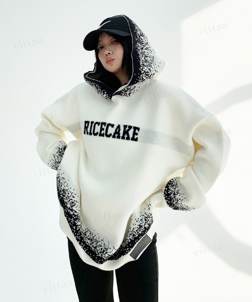 Dalfwin(ダールフィン)の「韓国ファッション RICECAKE粉雪グラデニットフーディー(ニット/セーター・レディース・ホワイト/ブラック・FREE)」の6枚目の写真