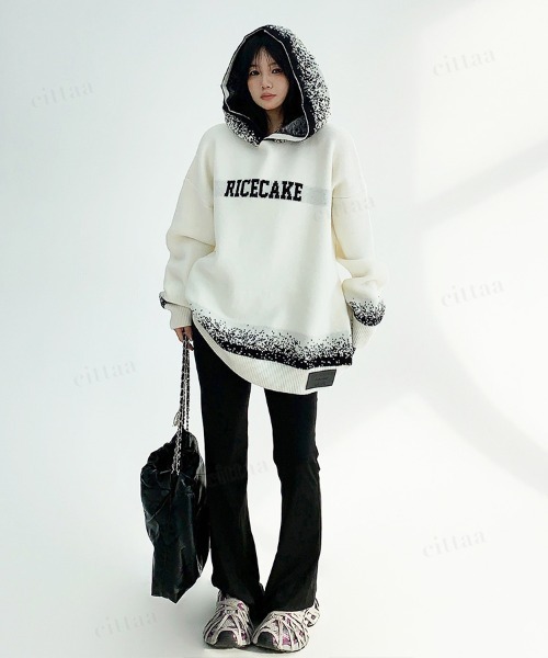 Dalfwin(ダールフィン)の「韓国ファッション RICECAKE粉雪グラデニットフーディー(ニット/セーター・レディース・ホワイト/ブラック・FREE)」の9枚目の写真