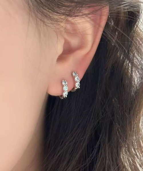 WARAIJOGO(ワライジョウゴ)の「ビジューフープピアス/ペア(RO)(ピアス(両耳用)・メンズ・ピンク/ホワイト/ブルー/パープル・FREE)」の2枚目の写真