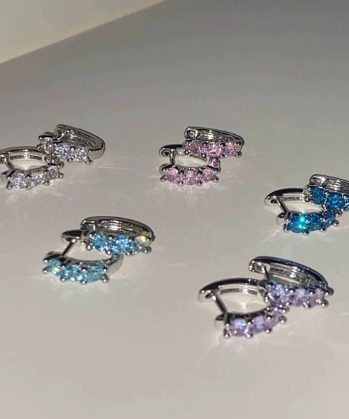 WARAIJOGO(ワライジョウゴ)の「ビジューフープピアス/ペア(RO)(ピアス(両耳用)・メンズ・ピンク/ホワイト/ブルー/パープル・FREE)」の5枚目の写真
