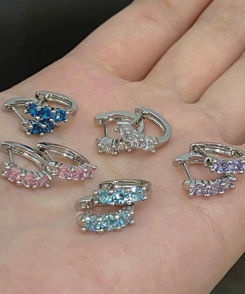 WARAIJOGO(ワライジョウゴ)の「ビジューフープピアス/ペア(RO)(ピアス(両耳用)・メンズ・ピンク/ホワイト/ブルー/パープル・FREE)」の10枚目の写真