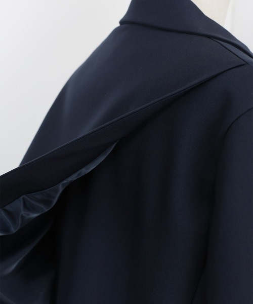 BLUEEAST（ブルーイースト）の「バックスリットテーラードジャケット（テーラードジャケット・レディース・チャコールグレー/ネイビー・LARGE/MEDIUM）」の5枚目の写真