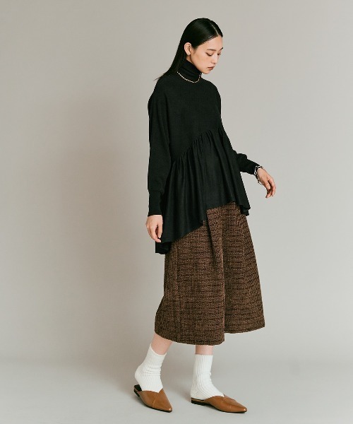 W:Huku(フーク)の「【W:Huku / ウールミックス ライト ニット】タートルネック ペプラム チュニック トップス / Wool-Blend Lightweight Knit Peplum Top(ニット/セーター・レディース・ブラック/チャコール/ライトグレー/ブラウン・FREE)」の8枚目の写真