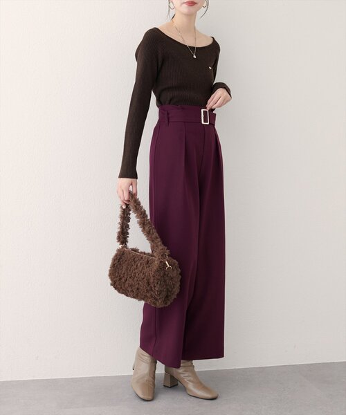 natural couture（ナチュラルクチュール）の「バックルベルト付きタックパンツ（その他パンツ・レディース・ボルドー/ブラウン/ブラック・MEDIUM/SMALL）」の4枚目の写真