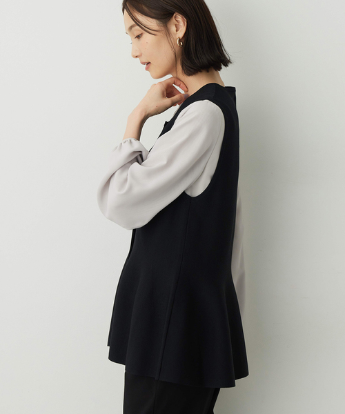 A/C DESIGN BY ALPHA CUBIC（エーシーデザインバイアルファキュービック）の「パールバルーンベスト（カーディガン/ボレロ・レディース・ブラック/ベージュ・M/L）」の21枚目の写真