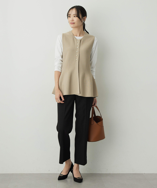 A/C DESIGN BY ALPHA CUBIC（エーシーデザインバイアルファキュービック）の「パールバルーンベスト（カーディガン/ボレロ・レディース・ブラック/ベージュ・M/L）」の3枚目の写真