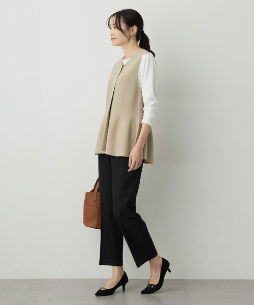 A/C DESIGN BY ALPHA CUBIC（エーシーデザインバイアルファキュービック）の「パールバルーンベスト（カーディガン/ボレロ・レディース・ブラック/ベージュ・M/L）」の4枚目の写真