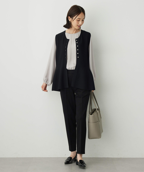 A/C DESIGN BY ALPHA CUBIC（エーシーデザインバイアルファキュービック）の「パールバルーンベスト（カーディガン/ボレロ・レディース・ブラック/ベージュ・M/L）」の6枚目の写真