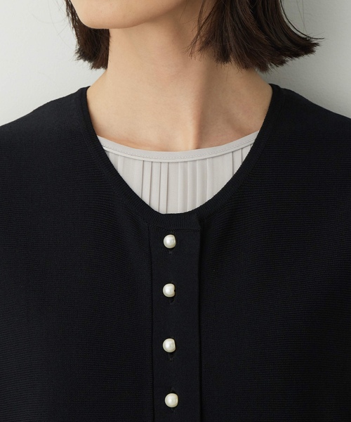 A/C DESIGN BY ALPHA CUBIC（エーシーデザインバイアルファキュービック）の「パールバルーンベスト（カーディガン/ボレロ・レディース・ブラック/ベージュ・M/L）」の7枚目の写真