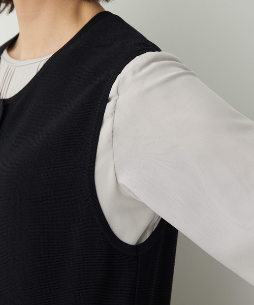 A/C DESIGN BY ALPHA CUBIC（エーシーデザインバイアルファキュービック）の「パールバルーンベスト（カーディガン/ボレロ・レディース・ブラック/ベージュ・M/L）」の8枚目の写真