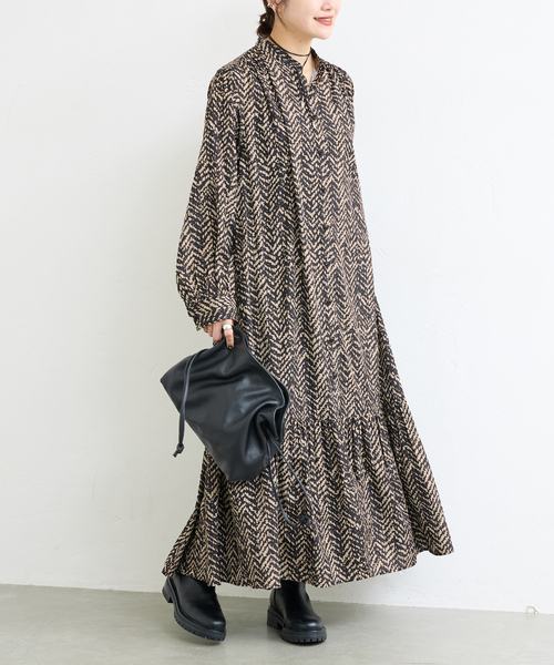 JOURNAL STANDARD（ジャーナルスタンダード）の「ランダムヘリンボーンプリントワンピース（ワンピース・レディース・ブラック・FREE）」の9枚目の写真