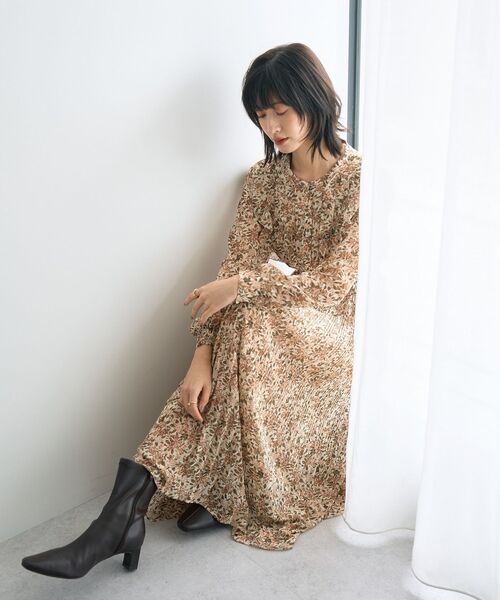 YECCA VECCA(イェッカヴェッカ)の「フラワー柄フリルプリーツワンピース(ワンピース・レディース・ブラック/アイボリー・FREE)」の22枚目の写真