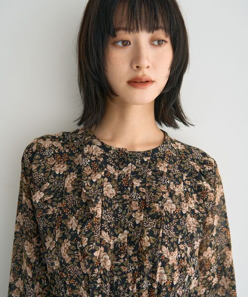 YECCA VECCA(イェッカヴェッカ)の「フラワー柄フリルプリーツワンピース(ワンピース・レディース・ブラック/アイボリー・FREE)」の17枚目の写真