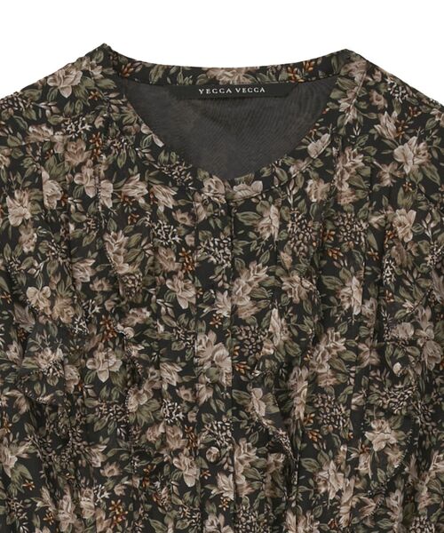 YECCA VECCA(イェッカヴェッカ)の「フラワー柄フリルプリーツワンピース(ワンピース・レディース・ブラック/アイボリー・FREE)」の7枚目の写真