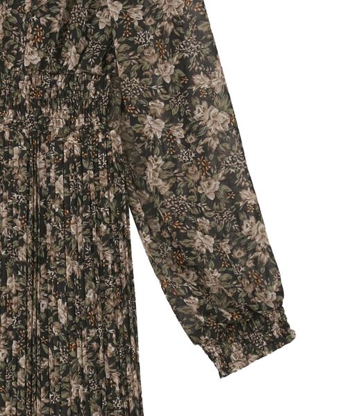 YECCA VECCA(イェッカヴェッカ)の「フラワー柄フリルプリーツワンピース(ワンピース・レディース・ブラック/アイボリー・FREE)」の8枚目の写真