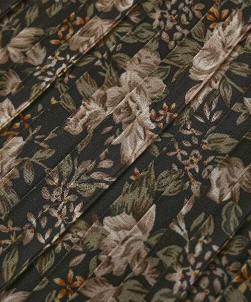 YECCA VECCA(イェッカヴェッカ)の「フラワー柄フリルプリーツワンピース(ワンピース・レディース・ブラック/アイボリー・FREE)」の4枚目の写真