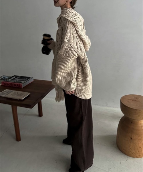 WILLFULLY（ウィルフリー）の「skipper hoodie cable muff pocket knit（ニット/セーター・レディース・ブラック/タン/チャコール・FREE）」の12枚目の写真