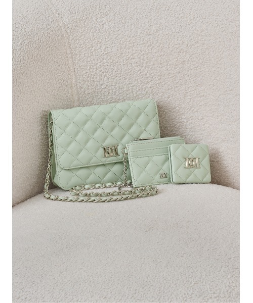 Darich（ダーリッチ）の「DDロゴキルティングトラベルセット