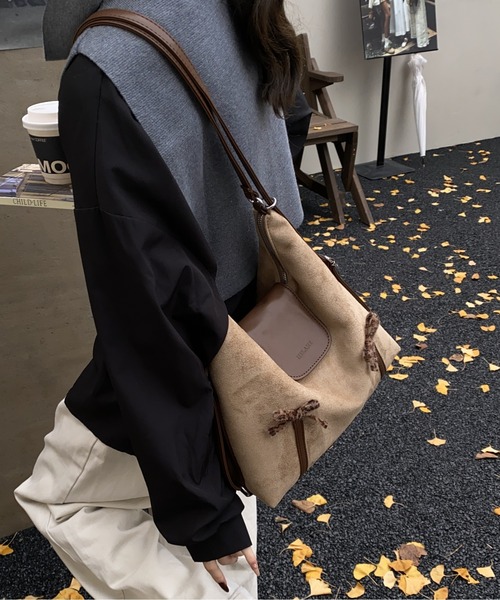 FREE STYLISTS（フリー スタイリスト）の「Y2K ダブルリボンスエードレザーショルダーバッグ/3WAY（ショルダーバッグ・レディース・ブラウン/ダークブラウン・FREE）」の9枚目の写真
