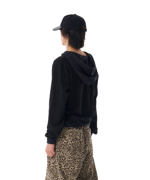 AAKAM(アーカム)の「Contrast Logo Button Hoodie (Black)(パーカー・レディース・その他・1)」の9枚目の写真