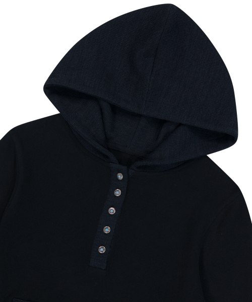 AAKAM(アーカム)の「Contrast Logo Button Hoodie (Black)(パーカー・レディース・その他・1)」の11枚目の写真