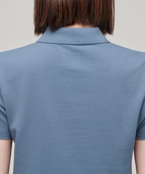 MUSINSA STANDARD WOMAN（ムシンサスタンダードウーマン）の「【クールタンダード】レディースクロップドピケポロシャツ【ブルーグレー】（ポロシャツ・レディース・その他・SMALL/MEDIUM/LARGE/X-SMALL）」の4枚目の写真