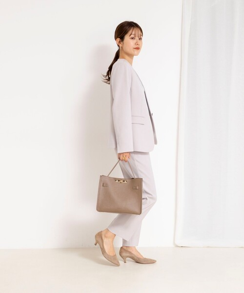 NOLLEY’S(ノーリーズ)の「《セットアップ対応》ウォッシャブルサージストレッチVネックジャケット(ノーカラージャケット・レディース・グレイッシュベージュ/ネイビー/オフホワイト・36/38/40)」の14枚目の写真