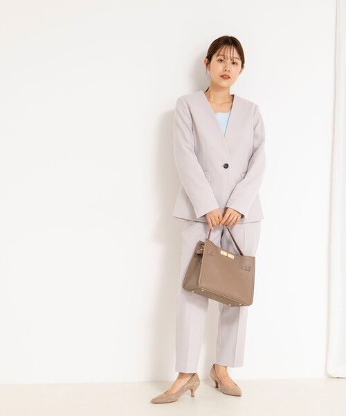 NOLLEY’S(ノーリーズ)の「《セットアップ対応》ウォッシャブルサージストレッチVネックジャケット(ノーカラージャケット・レディース・グレイッシュベージュ/ネイビー/オフホワイト・36/38/40)」の16枚目の写真