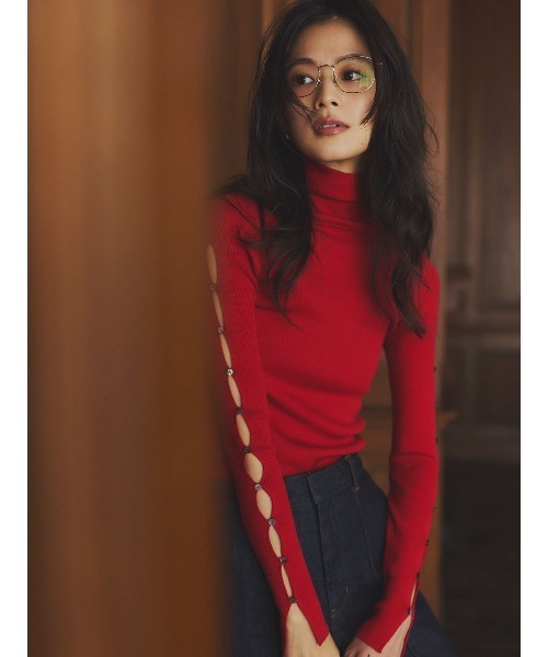 anuans（アニュアンス）の「スラッシュリブニットトップス（ニット/セーター・レディース・アイボリー/ブラック/グレー/レッド・FREE）」の4枚目の写真