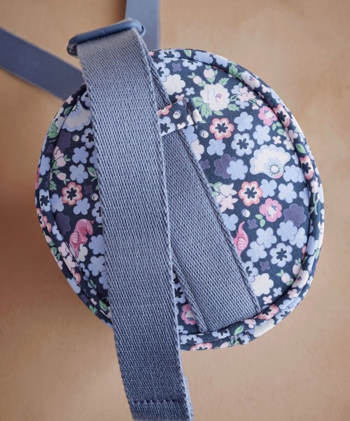 Cath Kidston（キャスキッドソン）の「リップストップ バレル クロスボディバッグ Dreamers Ditsy（ショルダーバッグ・レディース・その他・FREE）」の5枚目の写真