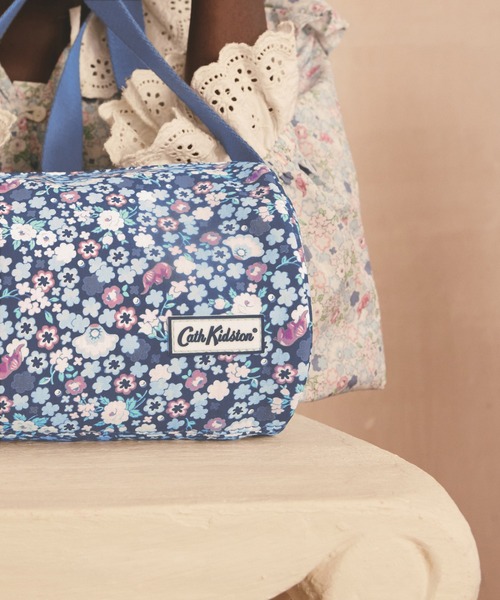 Cath Kidston（キャスキッドソン）の「リップストップ バレル クロスボディバッグ Dreamers Ditsy（ショルダーバッグ・レディース・その他・FREE）」の2枚目の写真