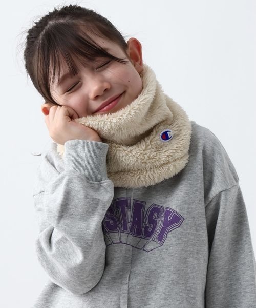Champion(チャンピオン)の「【Champion(チャンピオン)】ボアネックウォーマー(KIDS)(ネックウォーマー/スヌード・キッズ・ベージュ/パープル/ブルー/ブラック・FREE)」の2枚目の写真