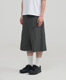 ナイロンバermudaパンツ(チャコール)