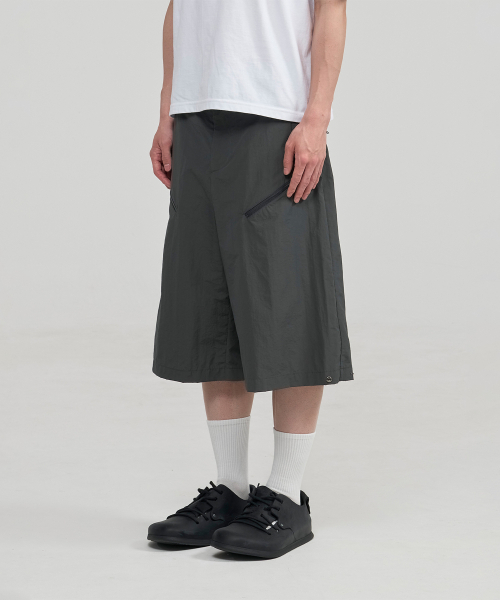 JUAN HOMME(ジュアンオム)の「ナイロンバermudaパンツ(チャコール)(その他パンツ・レディース・その他・SMALL/MEDIUM)」の1枚目の写真