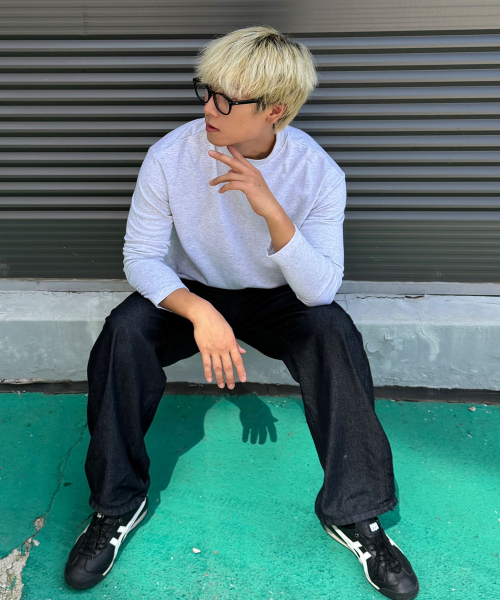AWESOME STUDIO(オーサムスタジオ)の「モックネックボーイクロップフィット長袖Tシャツホワイト(Tシャツ/カットソー・レディース・ホワイト・MEDIUM/LARGE/X-LARGE)」の2枚目の写真