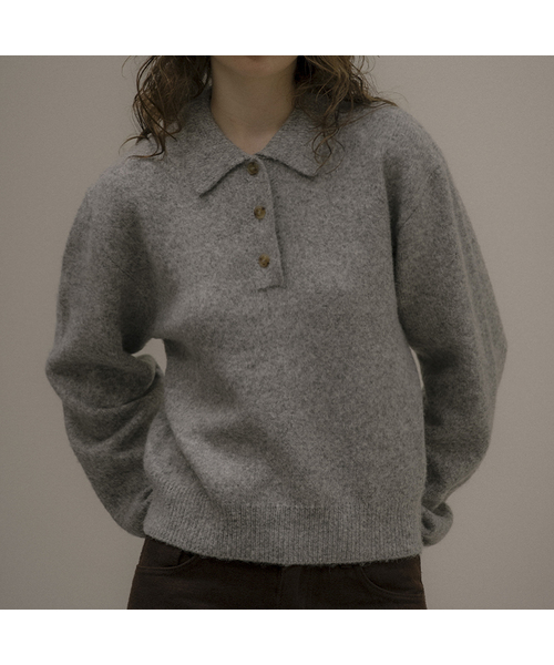 KNOWNBETTER（ノウンベター）の「Soft collar knit [KNFW05SW03]_[2color]（ニット/セーター・レディース・ライトグレー/ブラック×グレー・FREE）」の2枚目の写真
