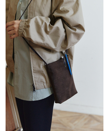 VEY（ヴェイ）の「Suede Pocket Bag (KhakiBrown)（メッセンジャーバッグ）」