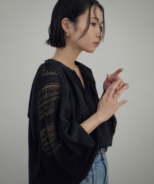 SALON adam et rope'(サロン アダム エ ロペ)の「【WEB限定】レースアクセントブラウス(シャツ/ブラウス・レディース・ブラック/オフホワイト・FREE)」の8枚目の写真